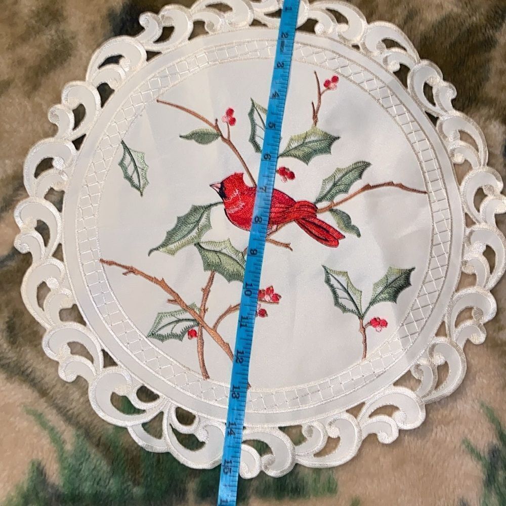 10x$50 Embroidered Cardinal - Picture 3 of 3